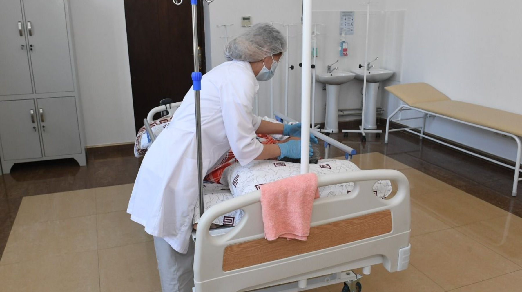 Жасанды интеллект, роботтар және жүрек трансплантациясы: Алматыда болашақ медицинасы енгізіліп келеді