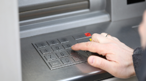 Көкшетауда екі зейнеткер 7,7 миллион теңгеден қағылған 