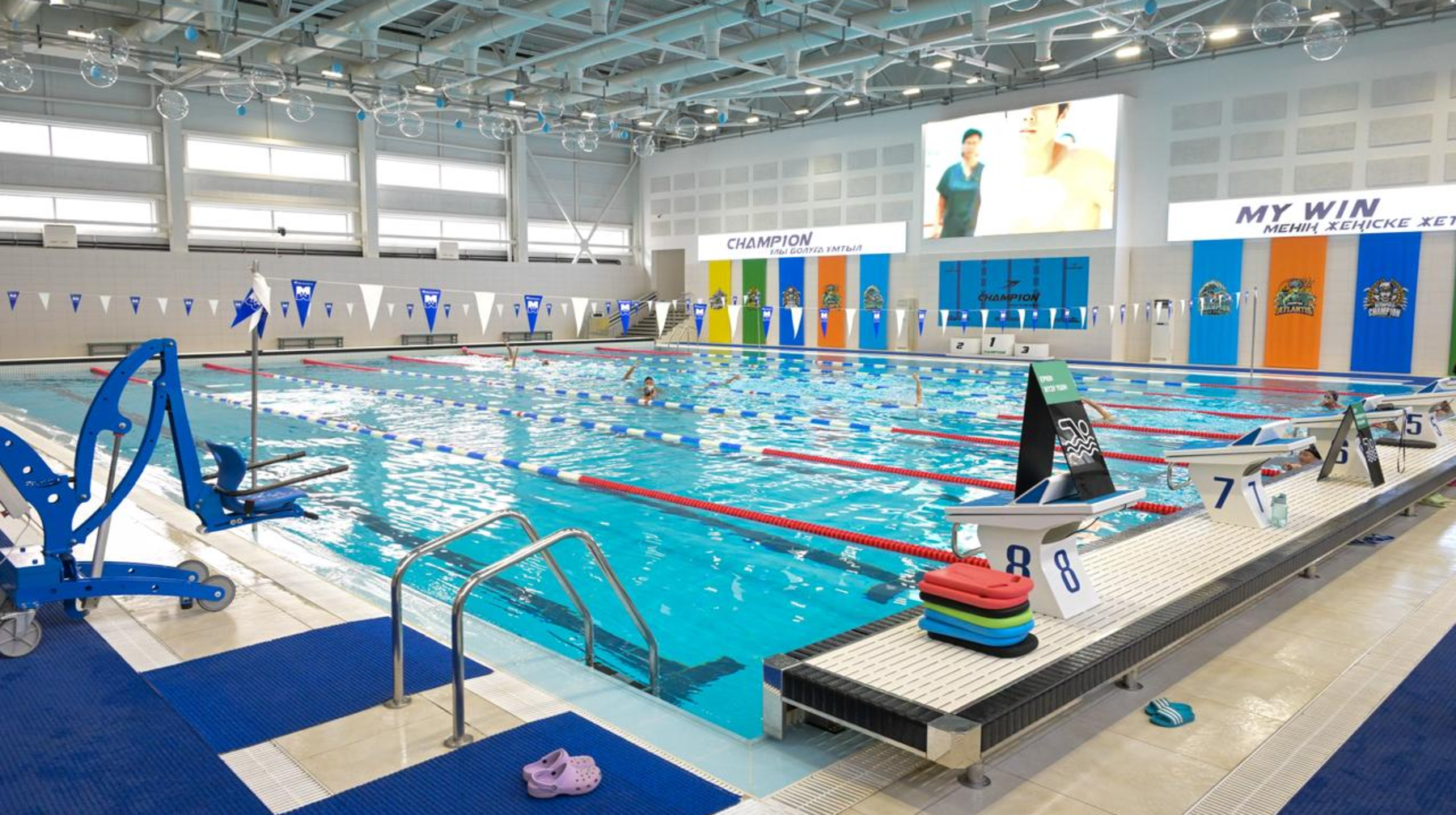 Алматы әкімі спорт кешені мен Ұлттық кітапханаға барды