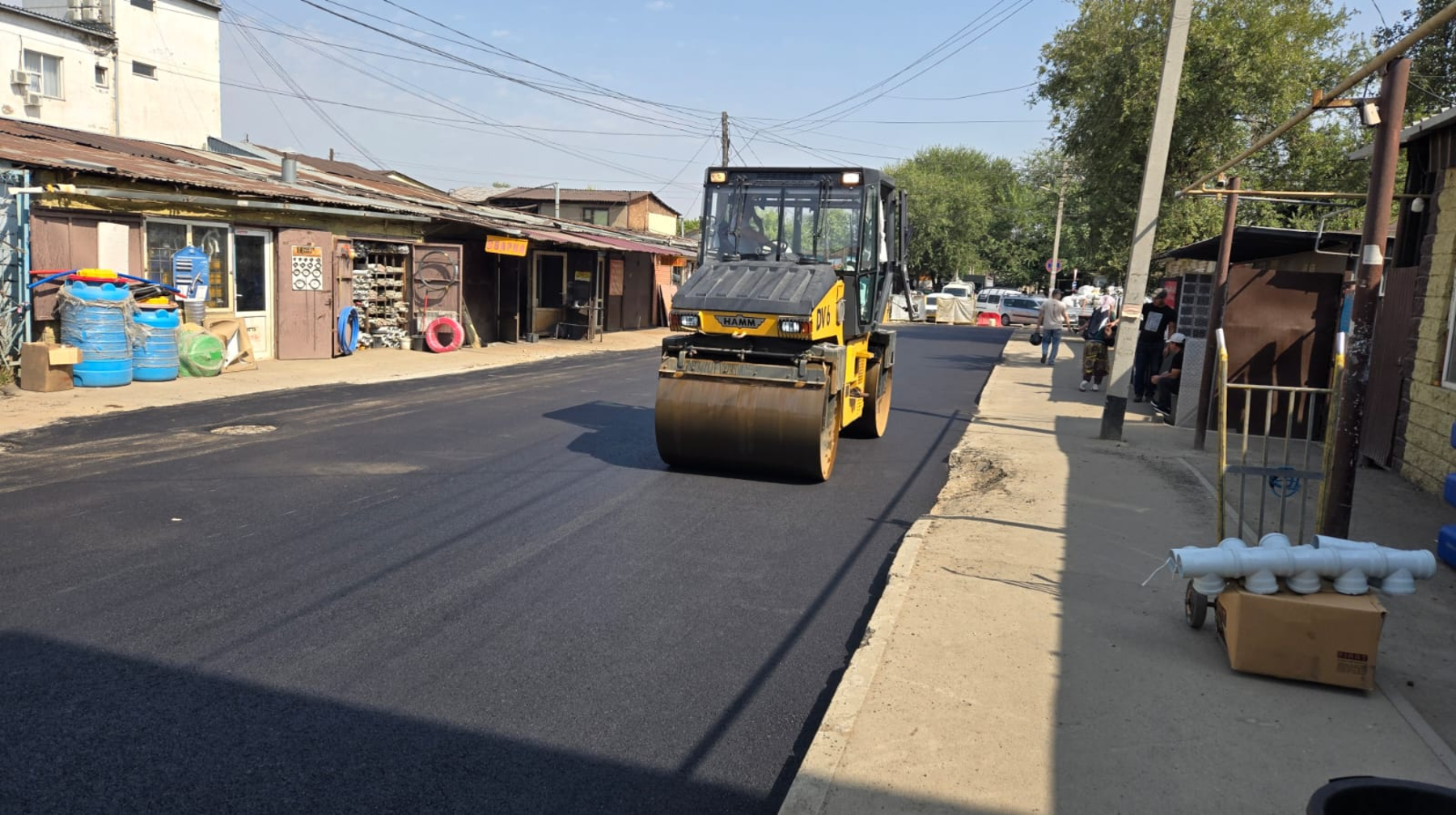 Алмалы ауданында ондаған шақырым желі мен жол салынып, осы заманғы жарықтандыру жүйесі орнатылды