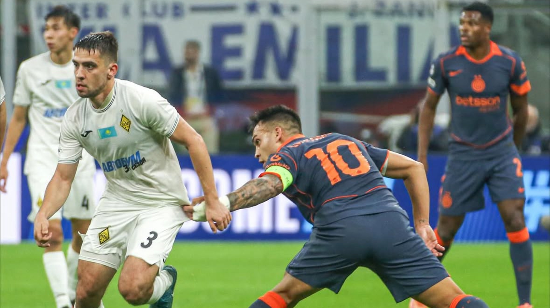 Алматылық “Қайрат” сырт алаңда “Интерге” есе жіберді