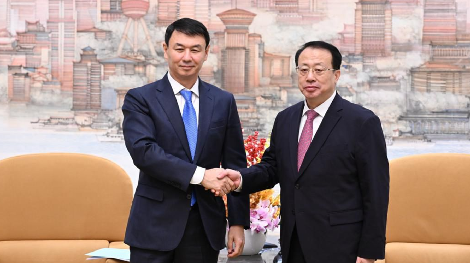 Алматы әкімі Дархан Сатыбалды мен Шанхай мэрі Гун Чжэн екіжақты ынтымақтастық мүмкіндіктерін талқылады