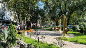 Әуезов ауданында 4 алаңқай мен «Сайран» шағынауданы абаттанып жатыр