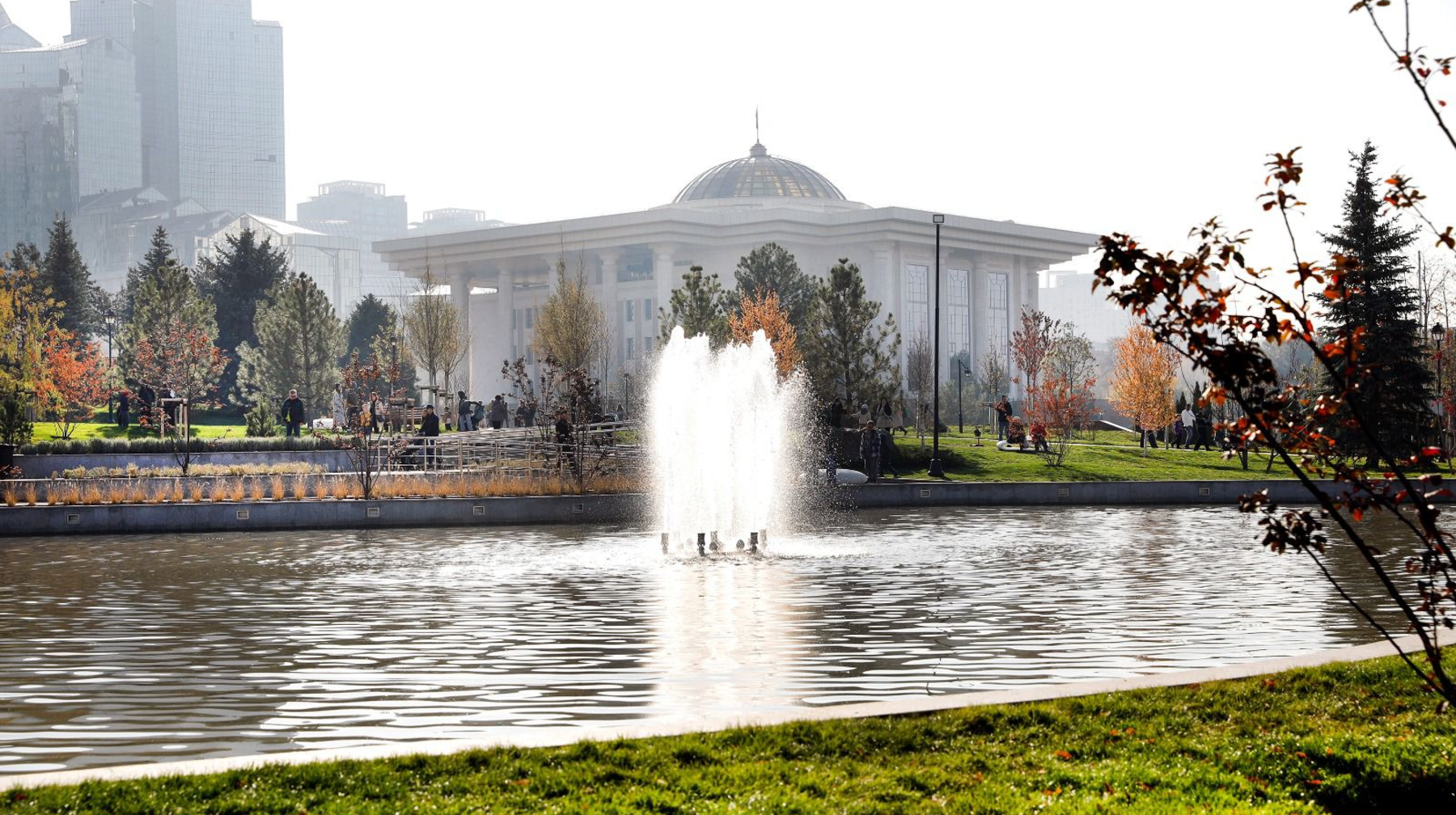  Алматыда Назарбаев даңғылы бойында жаңа саябақ ашылды