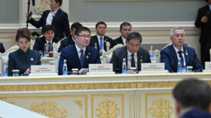 Транскаспий дәлізі: Тоқаев Өзбекстанды порттық серіктестікке шақырды