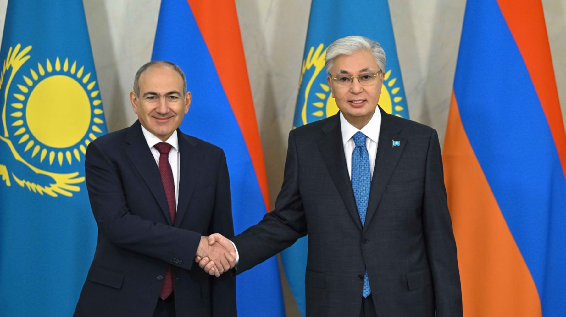 Никол Пашинян Ақордаға жетті 