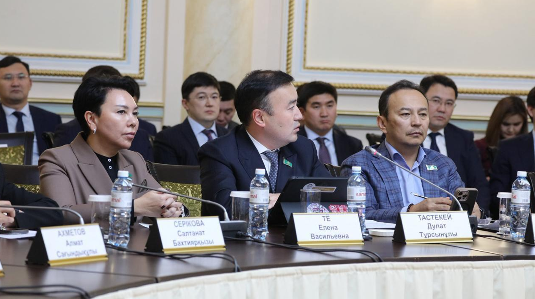 Алматыда мәслихат депутаттары 2025 жылға арналған бюджетті талқылады 