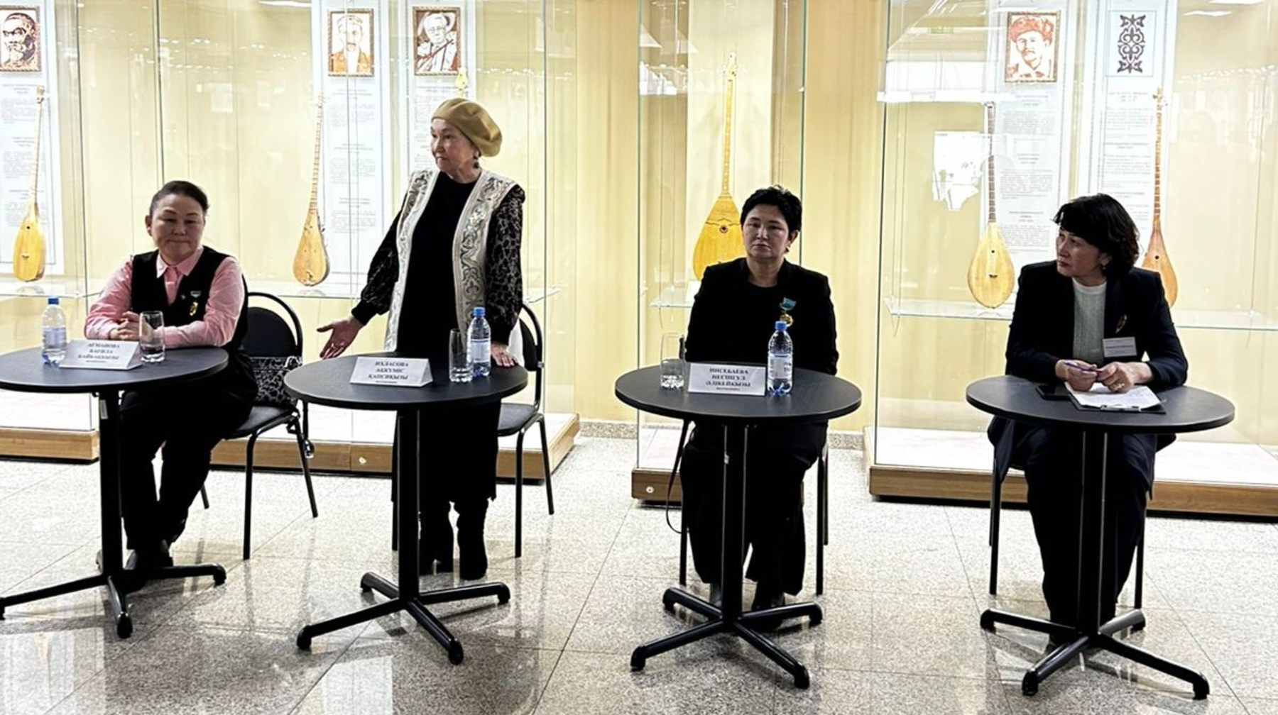 Алматылық желтоқсаншы қыздар жастарды бейбіт өмірдің қадірін білуге шақырды