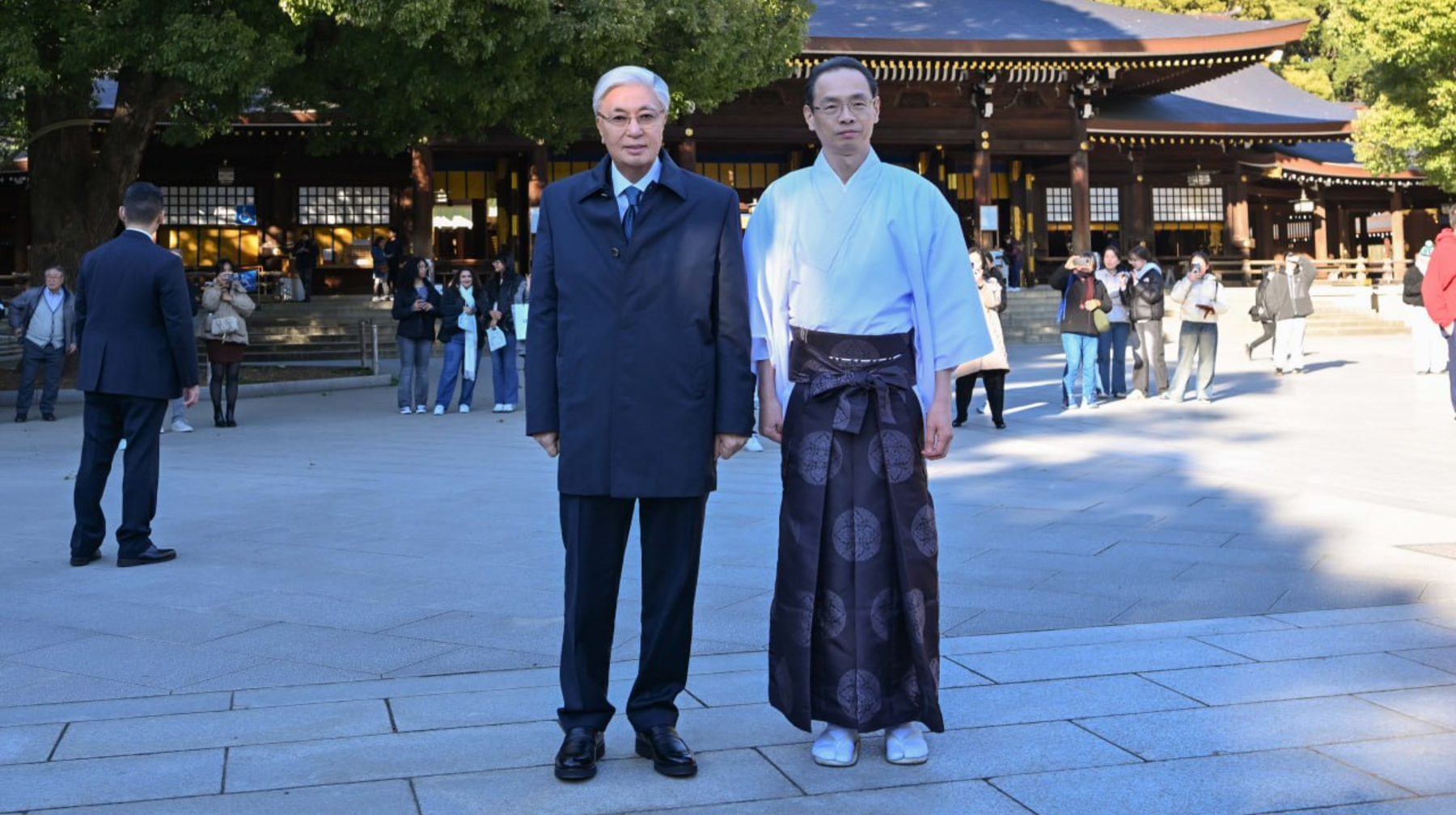 Тоқаев Мейджи Джингу ғибадатханасын аралады