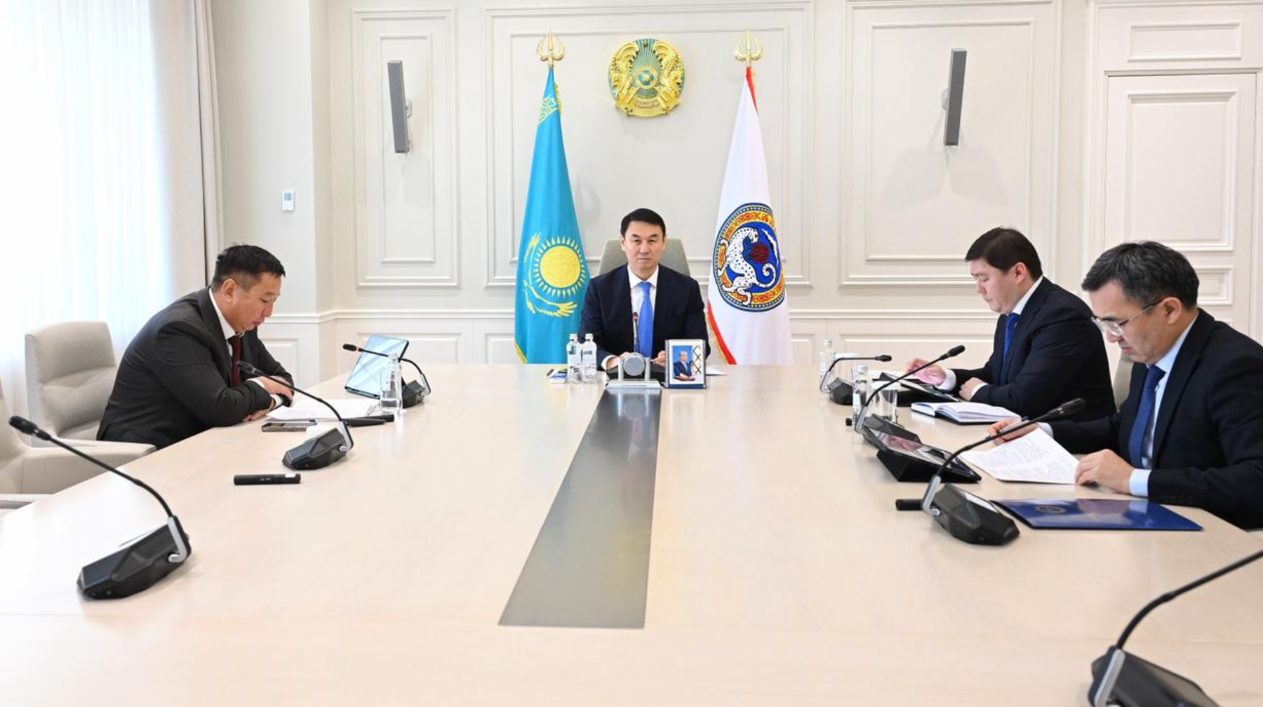 Дархан Сатыбалды «Таза Қазақстан» бағдарламасы аясында Алматының экологиялық саясатының басымдықтарын белгіледі