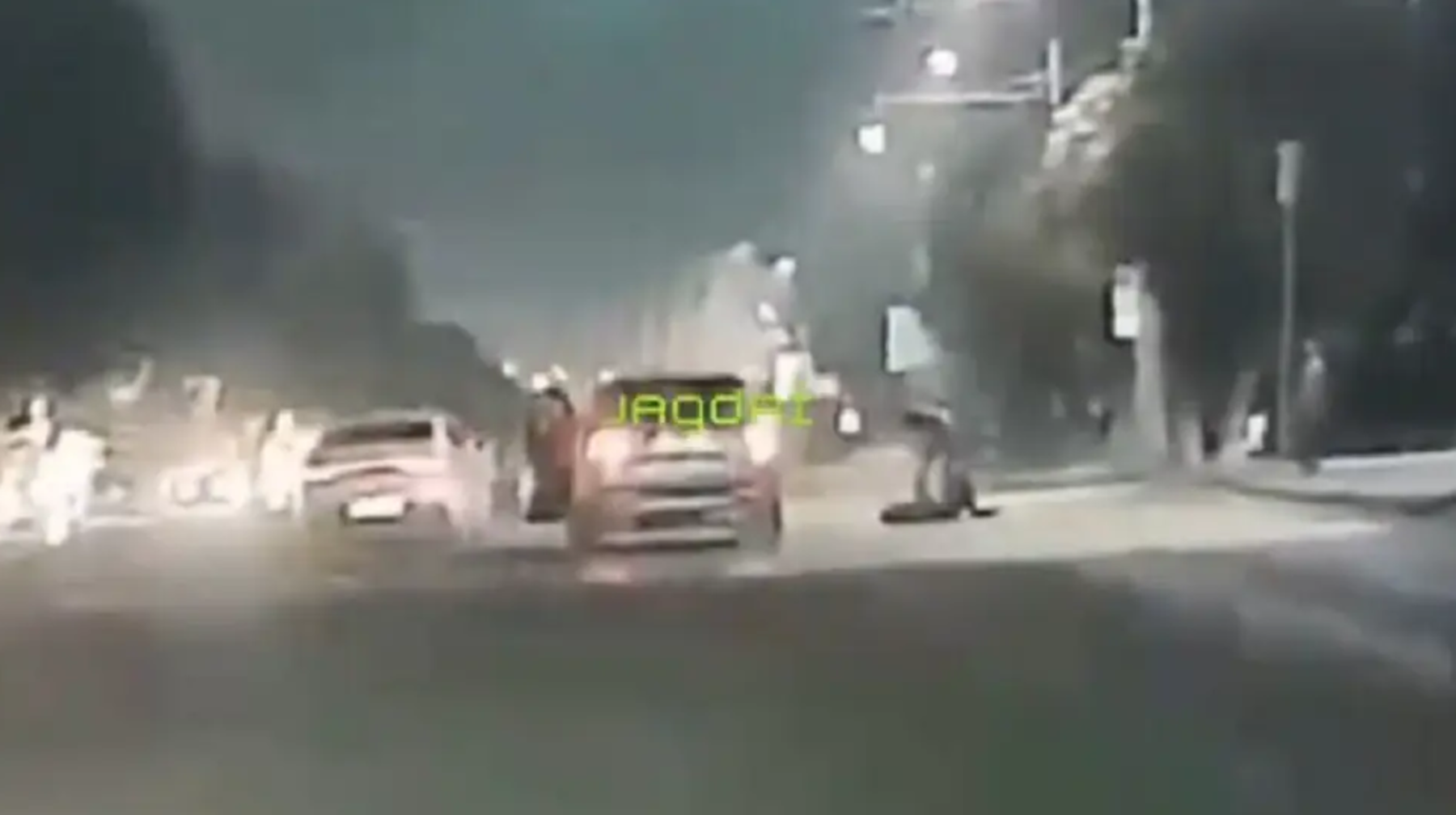 Алматыда жаяу жүргіншілер өткелінде жасөспірім қызды көлік қағып кетті