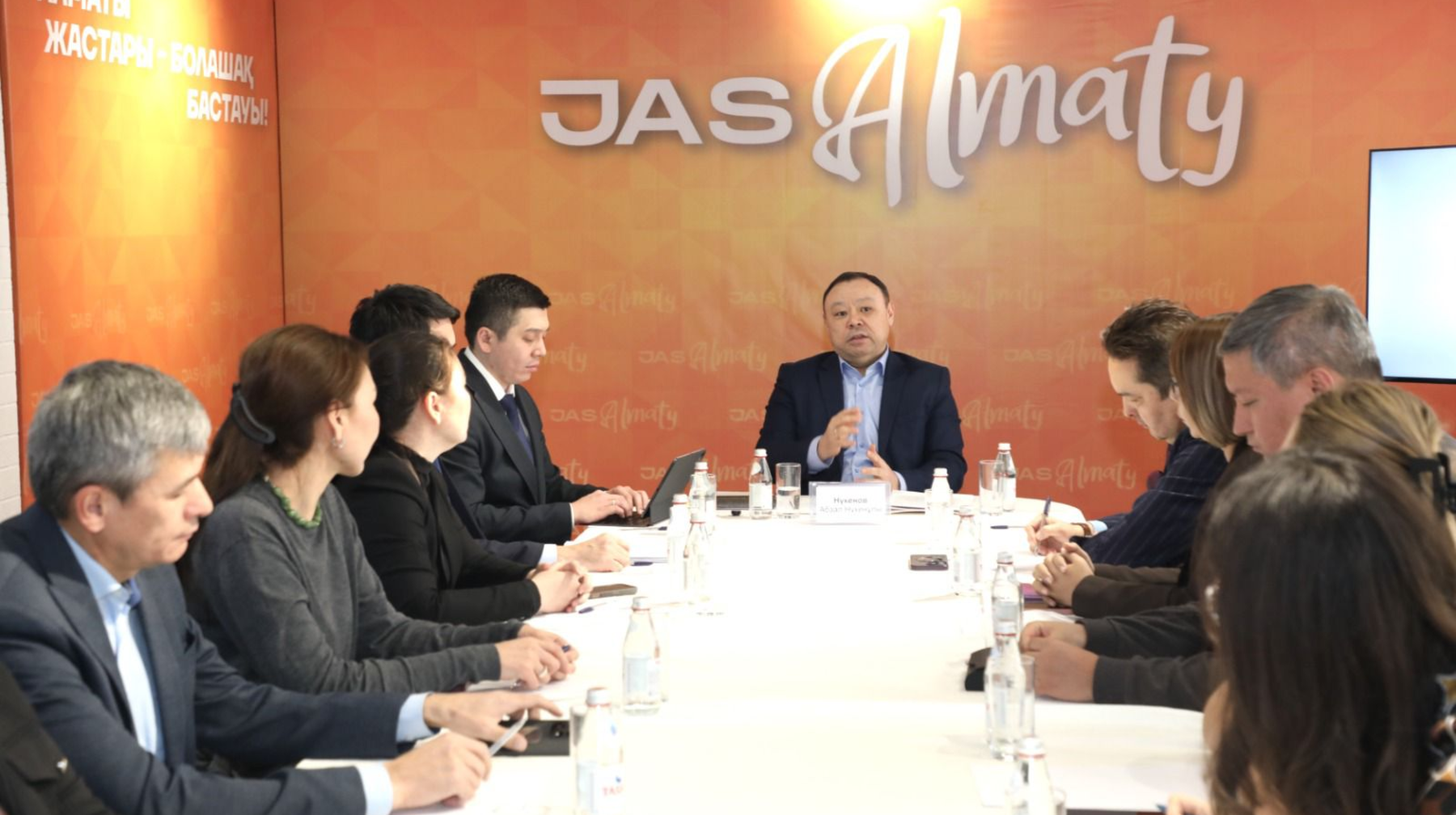 Алматыда жас ғалымдар қаланың дамуындағы ғылымның рөлін талқылады