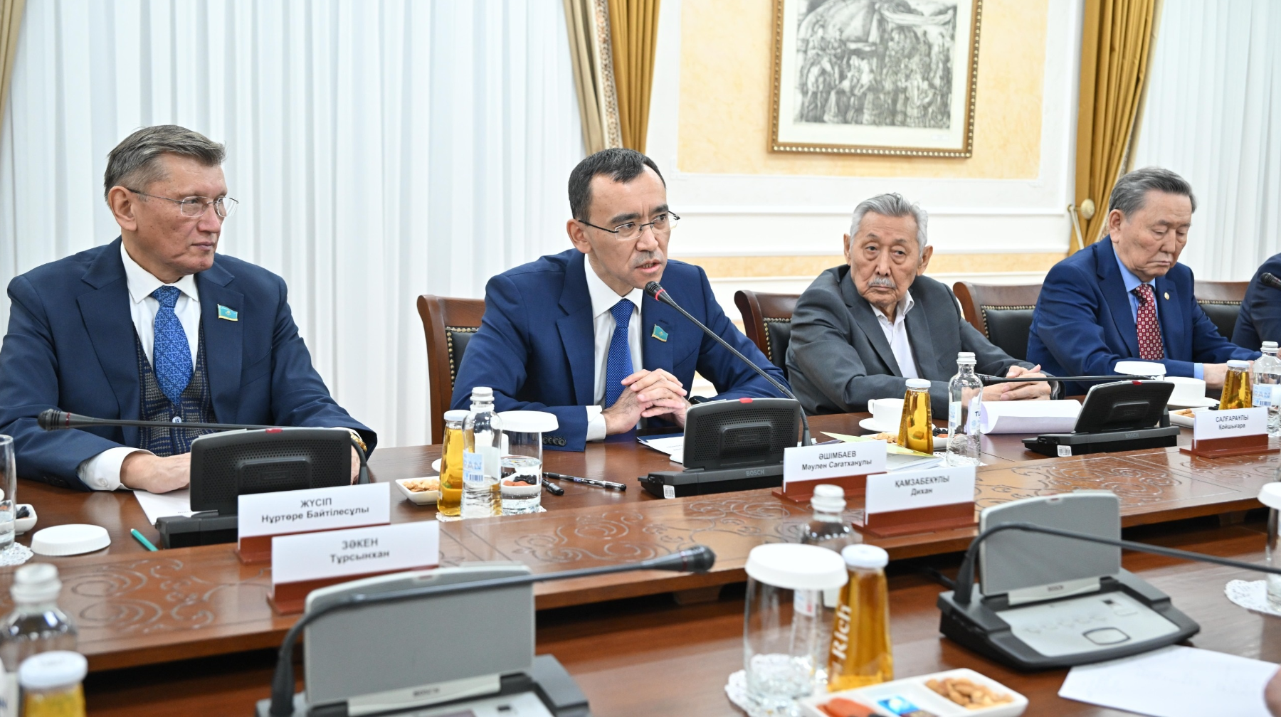 Мәулен Әшімбаев: Конституциялық реформа – мемлекеттілікті түбегейлі жаңғырту