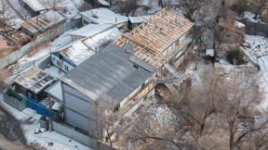 Алматыда сот шешімімен тұрғын үйдің бір қабаты сүрілді