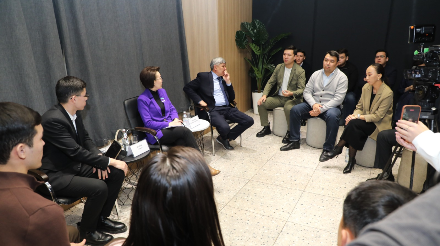 Алматылық жастар жаңа Конституция жобасын қолдады