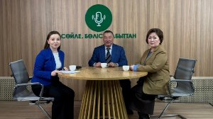 Ұлттық құрылтайдың бесінші отырысында қандай мәселелер көтерілді және вице-президент деген кім?