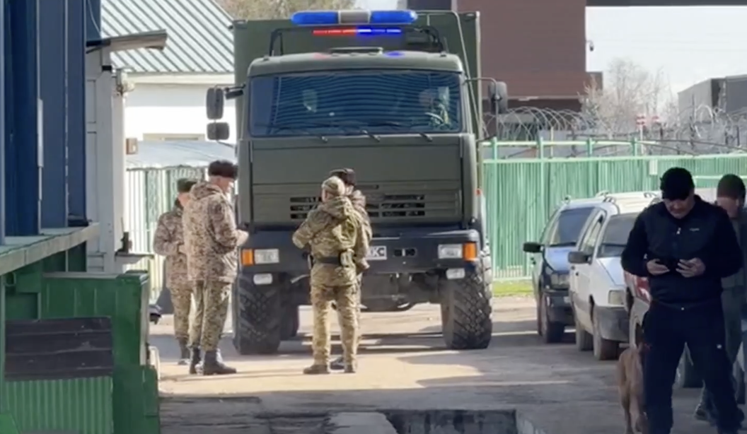 Қырғызстаннан жалған шот-фактураларды жасаған күдікті Қазақстанға экстрадицияланды