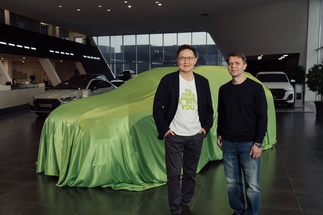 Танымал кәсіпкер Шайдоровтың әкесіне 60 млн теңгелік көлік сыйлады