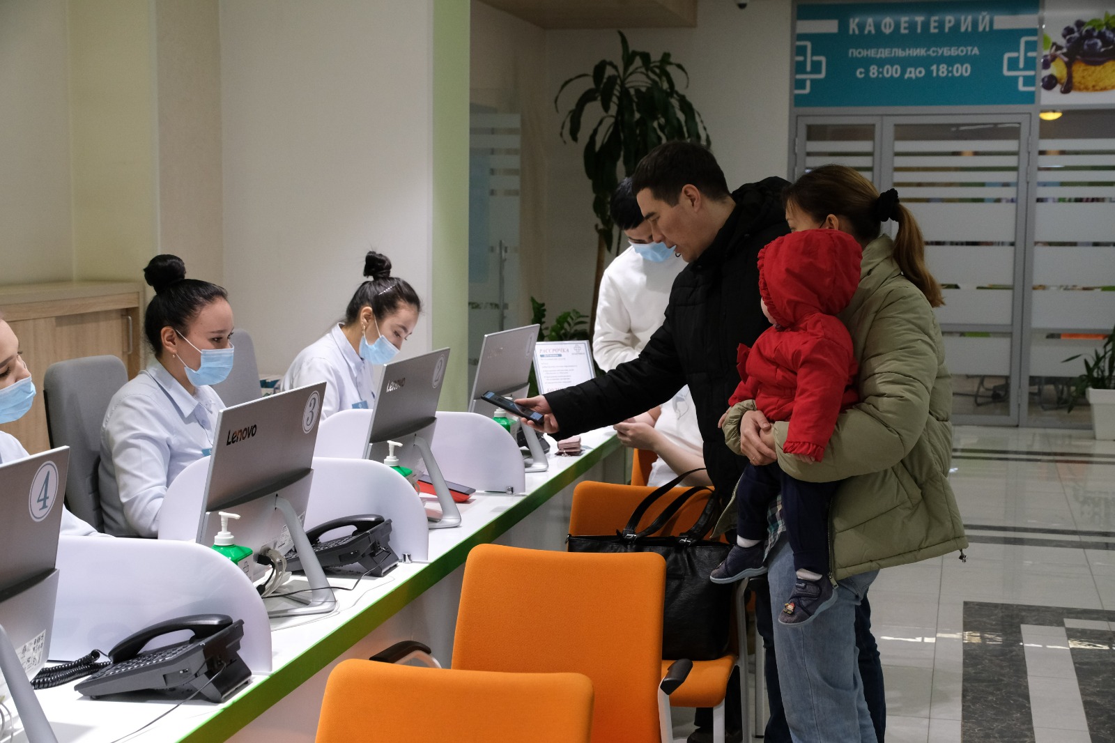 Балаларға арналған міндетті екпелер: алматылық дәрігер вакцинация кестесі жайлы айтты