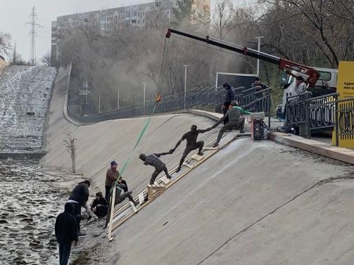 Үлкен Алматы өзенінің арнасына интерактив арт-нысан орнатылды