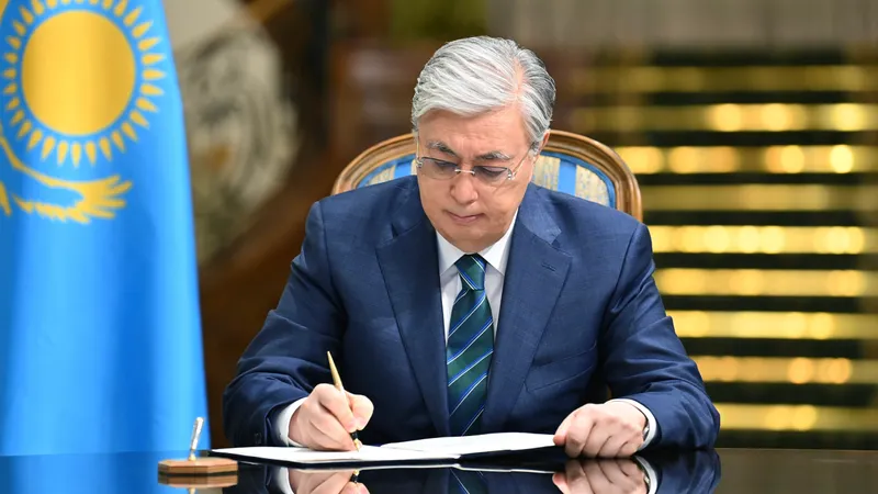 Тоқаев бірқатар заңға қол қойды