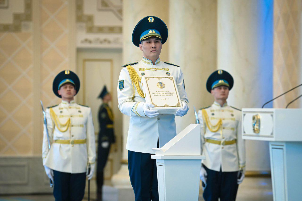   Жаңа Конституцияға сәйкес 77 заң мен кодекс жаңартылады 