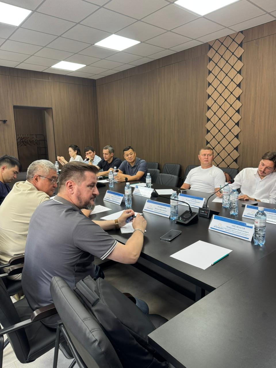 Алматыда тасымалдаушылармен және көлік саласының өкілдерімен экологиялық талаптар талқыланды