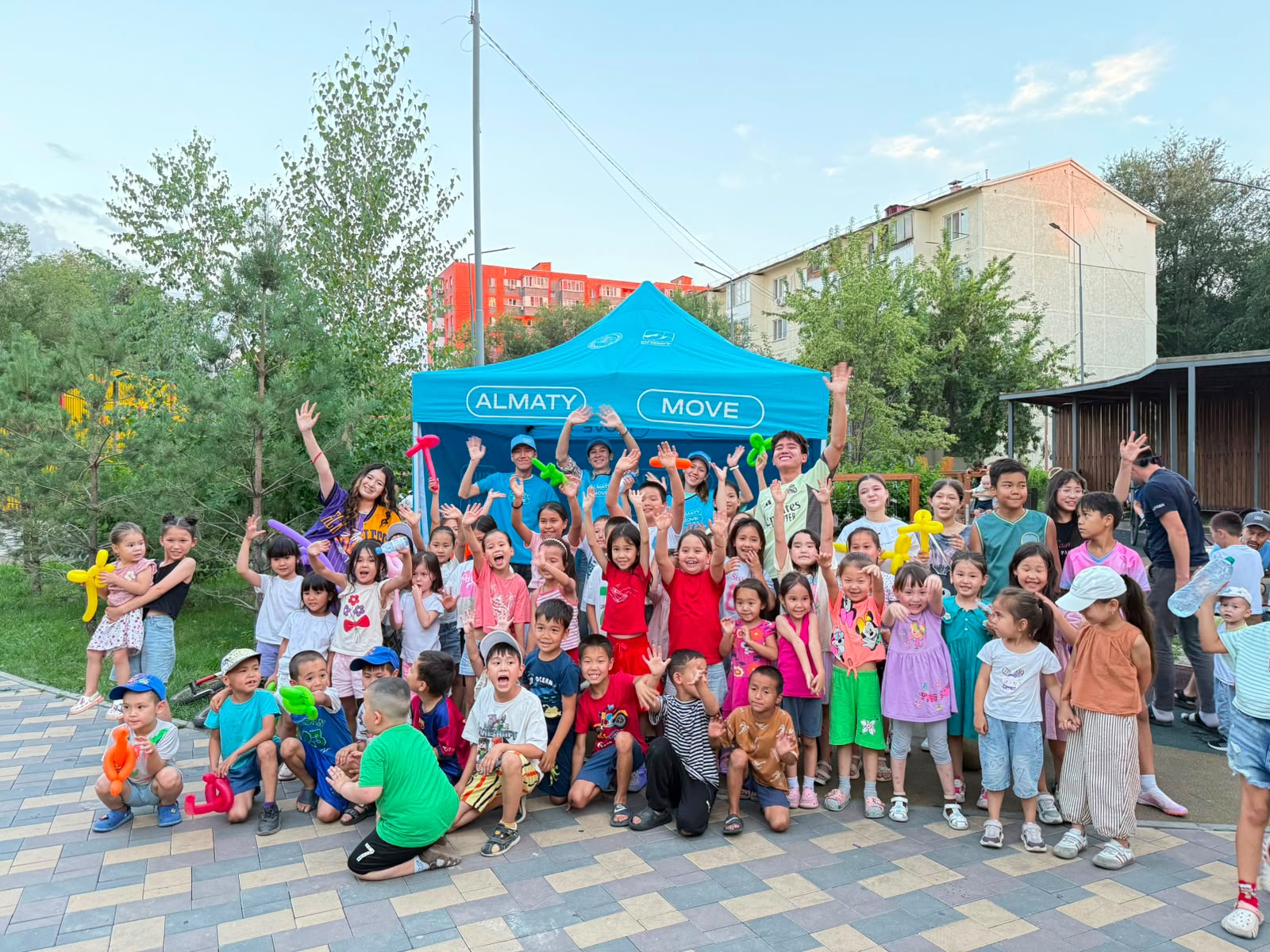 ALMATY MOVE: Алматы тұрғындары үшін жаз бойы йога, кешкі жүгіру және отбасылық фестивальдер ұйымдастырылады