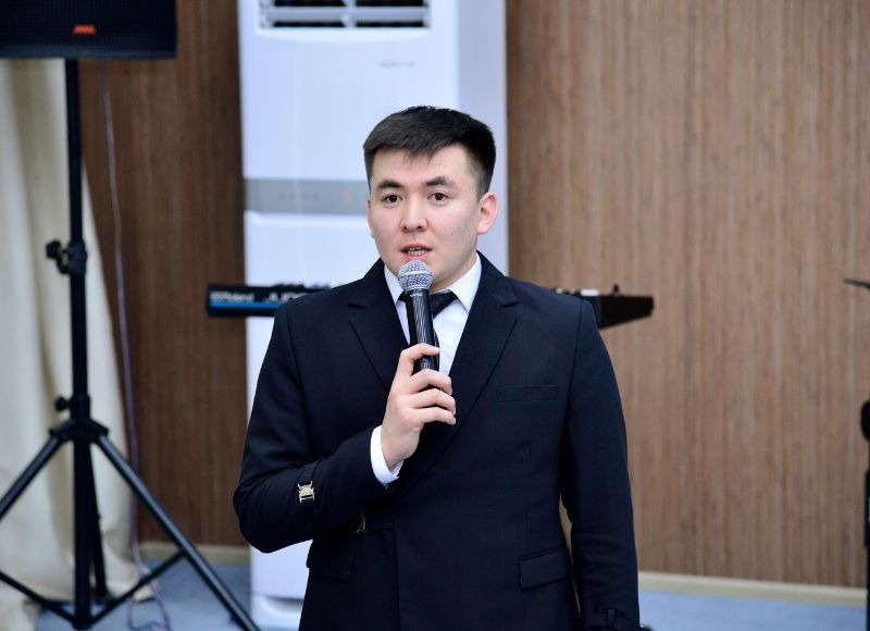 Жастар жаңартылған конституцияның күшіне енуін қолдайды