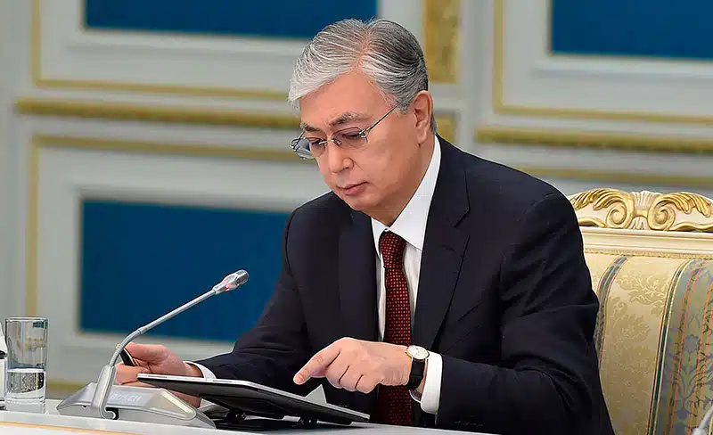 Мемлекет басшысы Қазақстанның елшіліктерінде ауыс-түйіс жасады
