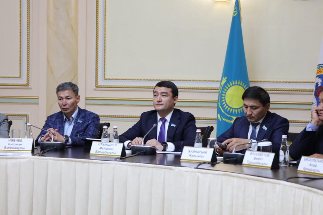 Алматы мәслихатының депутаттары жол қозғалысын ұйымдастырудың жаңа қағидаларын қабылдады