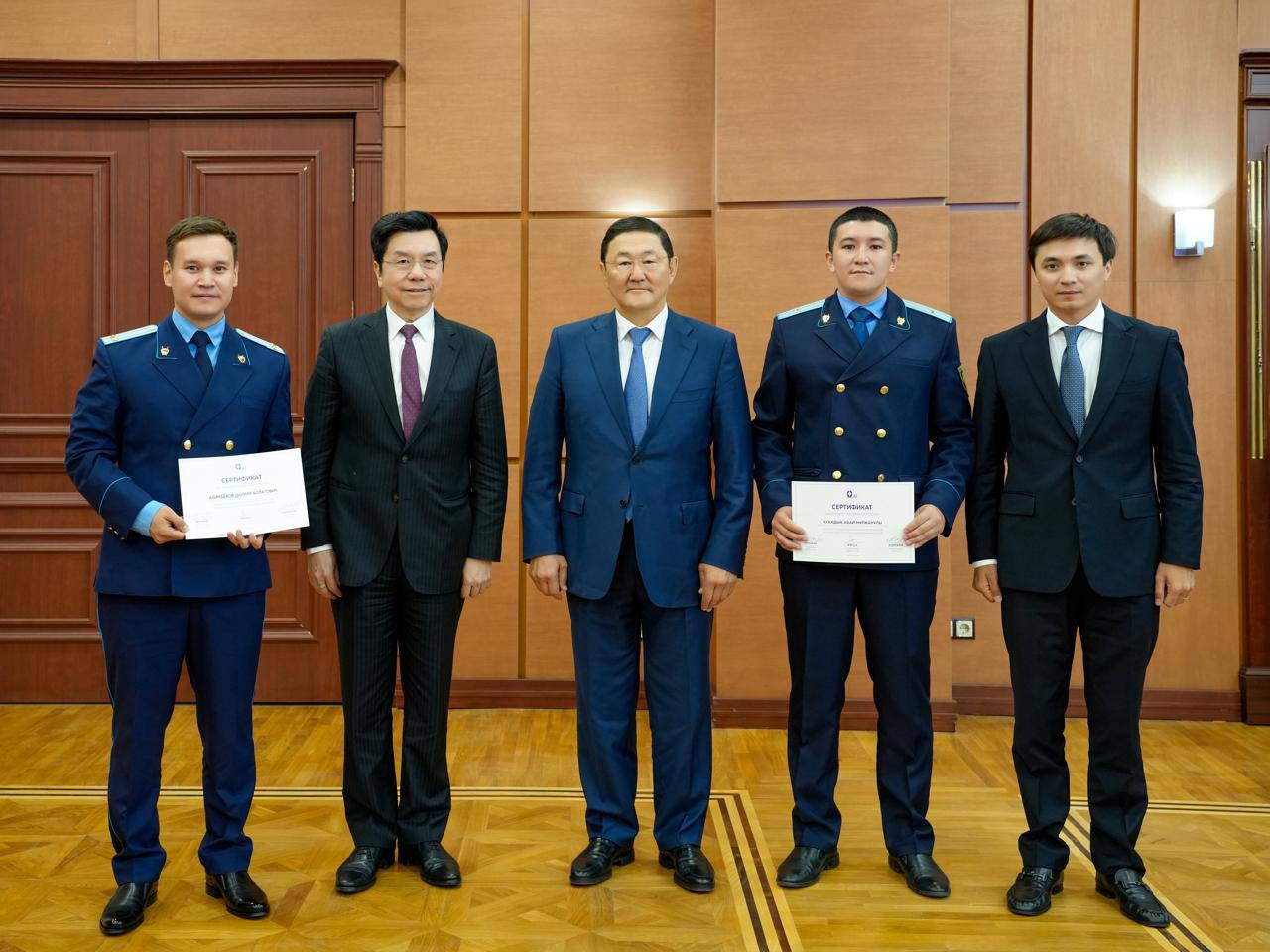 Қазақстандық прокурорлар жасанды интеллект әзірлемелерін әлемге әйгілі сарапшы Кай-Фу Лиге таныстырды