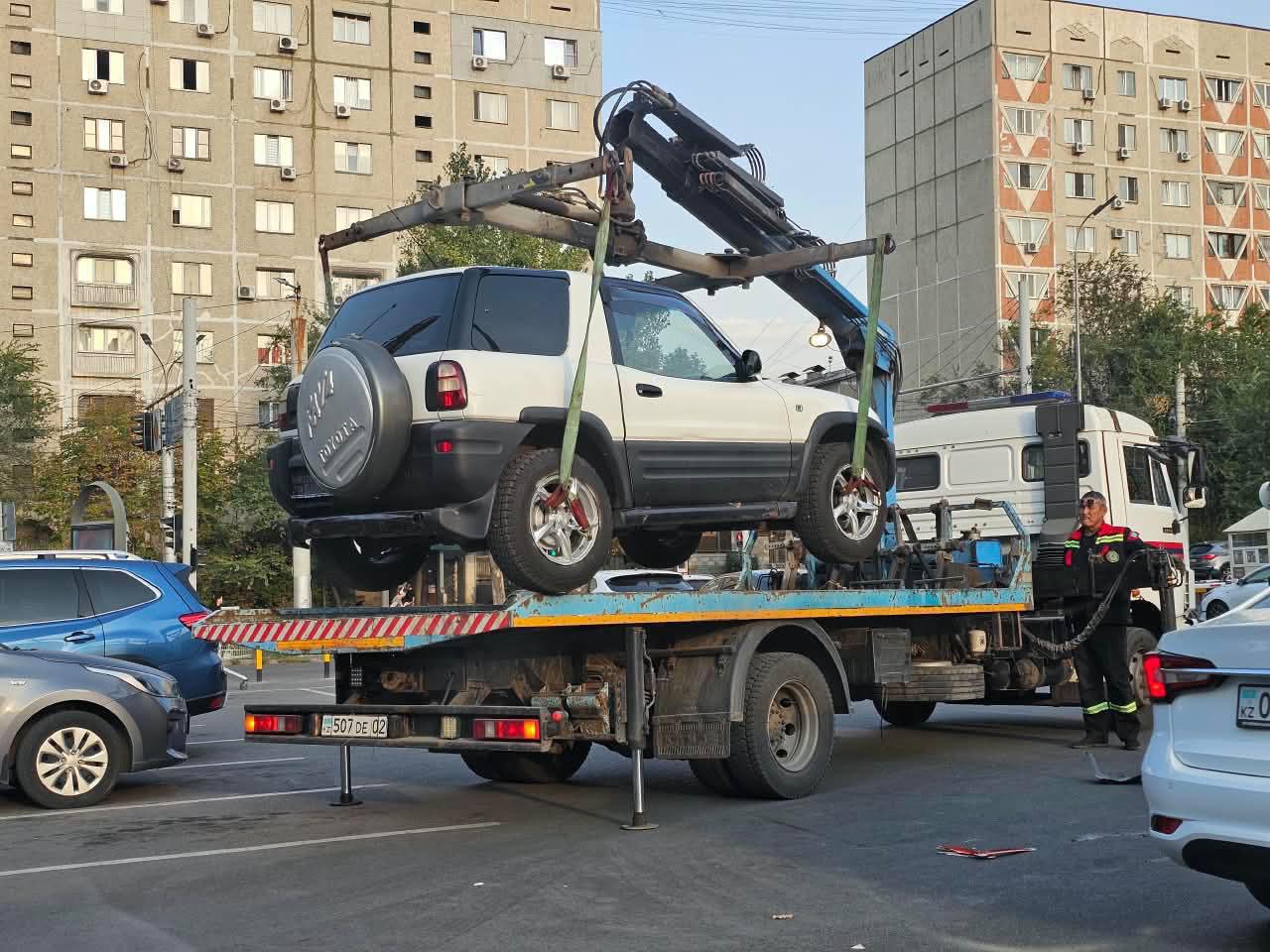 Алматыда арнайы тұрақта көлік сақтау үшін ақы алына бастайды