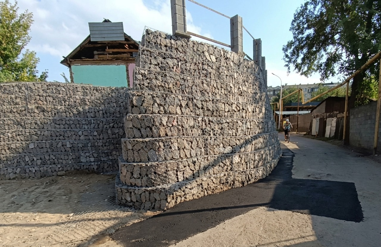 Алматының Медеу ауданында көшкін қаупі бар 18 жерді қорғауды қолға алды
