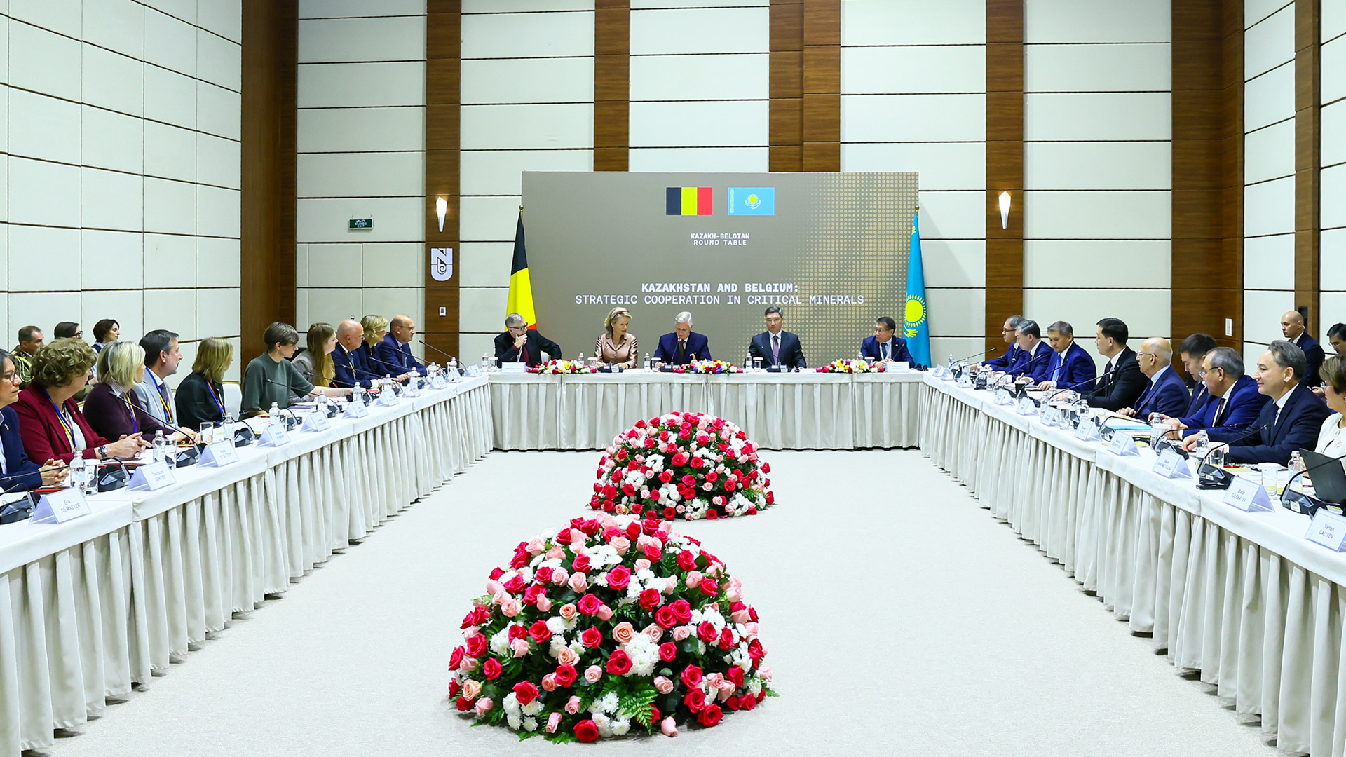 Бельгиялықтар Королі мен Патшайымы қазақстандық ғылыми әзірлемелермен танысып, Қазақстан Үкіметімен аса маңызды минералдар саласындағы ынтымақтастық мәселелерін талқылады